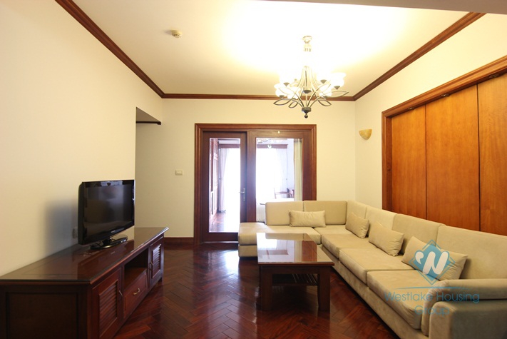120 sqm with 03 bedrooms apartment for rent in Tay Ho, Hanoi